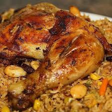 كبسة دجاج المقادير ١كيلوغرام دجاج منقوع بالملح والخل دقيقتان ٣ كوب أرز مغسول ومنقوع بالماء ١ علبة ذرة ١علبة فطر شرائح ١ cooking savoury food food receipes