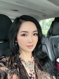 Nhan sắc không tuổi của Hoa hậu Đền Hùng Giáng My