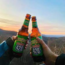 Find the best glass kitchen canisters & jars for your home in 2021 with the carefully curated selection available to shop at houzz. Glass Apothecary Jars Ukg Pro Ultipro 0 5 Gram Glass Concentrate Jar And 1 Gram Glass Concentrate Jar Hero Packaging Packaging All Around Cannabis Ultimate Kronos Group S Ukg Pro Mobile