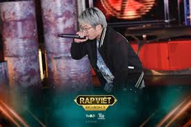Vượt qua đối thủ nặng ký g.ducky, dế choắt đã giành ngôi quán quân rap việt mùa đầu tiên trong đêm dế choắt cùng hlv wowy trong phút đăng quang quán quân 'rap việt' mùa đầu tiên. A Quan King Of Rap Báº¥t Ngá» Tham Gia Vao Ä'Æ°á»ng Ä'ua Rap Viá»‡t Mua 2 Vov Vn