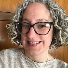 Maureen Wise's Instagram, Twitter & Facebook