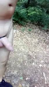 Nackt Spazieren Und SB Im Ã–Ffentlichen Wald - Youporn.red