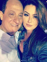 الدم أثناء علاج كوفيد وبعد. Ù…Ù† Ù‡ÙŠ Ù‡Ù†Ø§Ø¯ÙŠ Ù…Ù‡Ù†Ø§ Ø§Ù„ØªÙŠ Ø®Ø·ÙØª Ø§Ù„Ø£Ù†Ø¸Ø§Ø± ÙÙŠ Ù…Ø³Ù„Ø³Ù„ Ø²Ù„Ø²Ø§Ù„ ÙˆØ§Ù„Ø¯ØªÙ‡Ø§ ÙØ±Ù†Ø³ÙŠØ©
