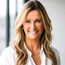 Courtney Kirkpatrick's Instagram, Twitter & Facebook