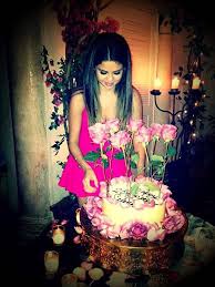Geburtstag wirst du am 22.07.2103 feiern. Selena Gomez Hatte Den Unglaublichsten Geburtstag Promicabana