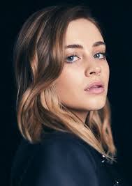 Charlotte Holbrook's Instagram, Twitter & Facebook