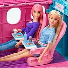 Barbie, la famosa muñeca de mattel tiene un montón de juegos para niñas y fans del personaje. Amazon Es Barbie Avion De Tus Suenos Avion De Juguete Con Accesorios Para Munecas Mattel Gdg76 Juguetes Y Juegos