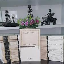 Her Ayin On Besinde Yaptigimiz Kitapyorumu Kitaptavsiyesi Books Kitap Listeleri Kitap Yorumlari Romanlar