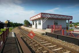 Pölten ist hauptbahnhof — eingang des berliner hauptbahnhofs hauptbahnhof (abgekürzt in deutschland und österreich hbf, in der schweiz hb). St Polten Porschestrasse Bahnhof Sankt Polten