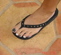 Black And White Striped Toe Nails Black White Polka Dot Toe Nails Toe Nails Polka Dot Toes Black Nail Designs