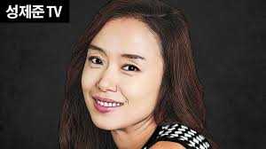 의학박사 여에스더가 8일 배우자인 홍혜걸 박사의 폐암 투병 보도와 관련 사실 남편은 왼쪽 폐에 1.9㎝ 간유리음영이 있는 것이라며 암이 아니다고 밝혔다. ë‚œë¦¬ë‚œ ì „ë„ì—° ì •ì¹˜ì„±í–¥ ë…¼ëž€ Youtube
