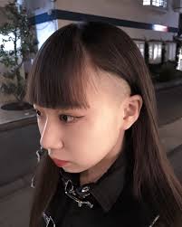 いいね 96件 コメント1件 ainico スタイリストさん teppei j のinstagramアカウント 刈り上げ女子スタイルです 毎月のメンテdayです アンダーは刈り上げて 2ブロックスタイルです 今回は1mm以下まで刈っちゃいました ヘアスタイル ロング 女の子の