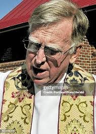 Stephen Foote's Instagram, Twitter & Facebook