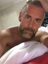 Someone told me l'm getting old and ugly is that true darling💔😩 that's  why I don't have someone to love me anymore 💔💔💔