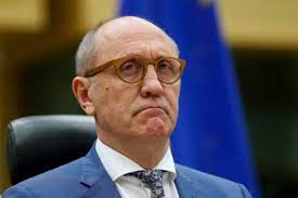 Johan vande lanotte se laisse raconter dans un livre qui revient sur la crise politique. Grondwetprofessor Johan Vande Lanotte Bestempelt Avondklok A Het Nieuwsblad Mobile