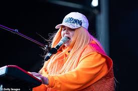 In 2019, tones and i made chart history when she became the first artist to spend 24 weeks at #1 on the aria singles chart with her global smash 'dance monkey'. Tones And I Announces Live Show On Youtube After Performing At Music From The Home Front Daily Mail Online