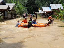 Insyaallah sekejap lagi selepas solat saya nak tinjau sendiri kawasan banjir kilat, katanya dalam ciapan twitter sebentar tadi. Floods In South Kalimantan Used By Ngos To Blame Palm Oil Palm Oil Indonesia Asia