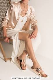 Yazin Vagecilmesi Terlikler Hem Rahat Hem Sik Terlik Yazmodasi Moda Moda Moda Stilleri Terlik