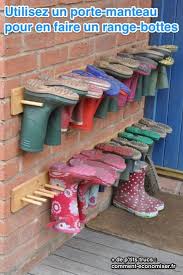 L Astuce Epatante Pour Ranger Vos Bottes De Pluie Ou De Neige Et Garder Le Sol Propre Astuce Rangement Idee Rangement Rangement Bottes