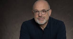 International tätiger Berater, Trainer und Coach mit hohem Know-how in der  Entwicklung von Führungskompetenz, Kommunikationsfähigkeiten und  Interkulturellen Managementkompetenzen