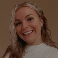 Amanda Lind's Instagram, Twitter & Facebook