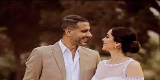 وأقيم حفل الزفاف في القاهرة، وحضره عدد من الفنانين. 98br4i9zbbzerm