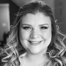 Jen Barrett's Instagram, Twitter & Facebook