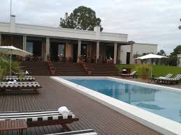 Get your ducks in a row! Pileta Con Borde Infinito Hacia El Rio Picture Of Casa Chic Carmelo Tripadvisor