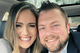 Gil Bates's Instagram, Twitter & Facebook