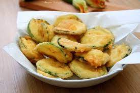 4 oignons doux, 2 petites aubergines, 2 courgettes. Beignets De Courgettes Amandine Cooking