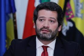 André ventura elege os socialistas ana gomes e marcelo como principais adversários. Andre Ventura Infetado Com Covid 19 Fica Em Isolamento Portugal Sabado