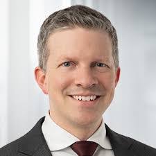 Robert Carelli's Instagram, Twitter & Facebook