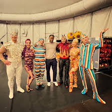 A magical afternoon in Santa Monica. The cast & crew of #Kooza! What a joy  to see your artistry and skill shine so bright under the big top! Thank you  for this