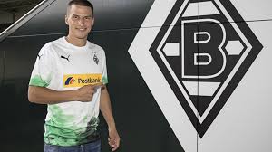 Stefan lainer of borussia moenchengladbach in action during the friendly match between borussia moenchengladbach and rayo vallecano on july 20, 2019. Borussia Monchengladbach Hat Stefan Lainer Vom Osterreichischen Meister Und Pokalsieger Rb Salzburg Verpflichtet Was Bedeutet Dies Fur Michael Lang