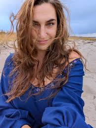 Katherine Clements (@katclementines)