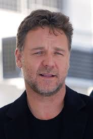 Plans for the new studio in coffs harbour are due to be announced at the pacific bay resort later this. Russell Crowes Neuer Film Ist Kein Hit Bei Seinen Kindernrussel Crowe C Wenn Com Der Neuseelandisch Australisc Australische Schauspieler Schauspieler Filme