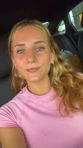 Kelli Marvin's Instagram, Twitter & Facebook