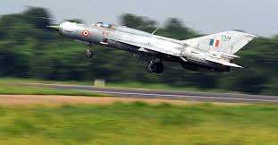 A mig 21 bison aircraft of the indian air force crashed in jammu and kashmir's budgam area on wednesday. Indian Air Force Pilot Killed As Mig 21 Bison Crashes In Central India World Dawn Com