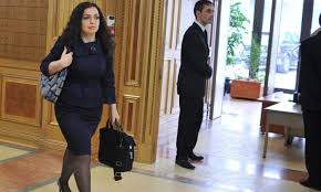 Osmani'nin rakibi nasuf bejta ise, seçimlerde hiç oy alamazken 11 oy geçersiz sayıldı. Vjosa Osmani Sot Viziton Pejen