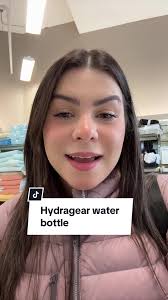 Que piensan? Es muy linda pero no sé si la boquilla sea facil de limpiar  🤷🏻‍♀️ #hydragear #hydragearwaterbottles #fyp #waterbottle #zenith