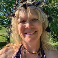 Member Colucci & Company's making some serious bling for Foundry Day!  #boilingspringsartist #foundryday #cumberlandcountycraft #YBCjeweler