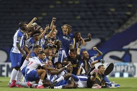 O jogo is a portuguese daily sport newspaper published in porto. Fc Porto Vence O Sporting E E O Novo Campeao Nacional O Retrato Do Jogo Que Vale O 29Âº Titulo Futebol Publico