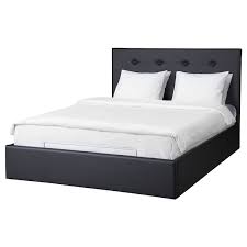 Sotto il letto trovi degli spaziosi contenitori dove puoi sistemare la biancheria da letto, i vestiti o altro. Gvarv Struttura Letto Con Contenitore Idhult Nero Maison Idee Qualita Full Version Hd Maison Idee Metodokonmari Pintoinfissi It