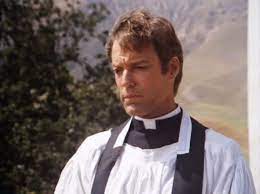 Richard chamberlain revine in rolul lui de bricassart, in aceasta minunata continuare a filmului pasarea spin, bazata pe bestsellerul scris de coleen mccullogh. PasÄƒrea Spin Ep 5 File De Lumina