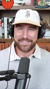 Benition Del Toro and Leonardo Talking about Music