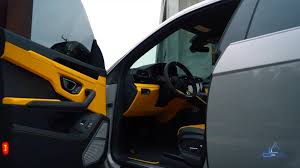 One week after cardi b dyed her hair blue to match her lambo, kim kardashian west has gone and dyed her hair neon green to match her car. Dt36bmxoas5jom