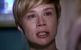 A Favorita: Lara provoca Flora, após descobrir suas armações