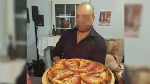 Welcome to bored baker pizza maker wood fired pizza book now. Wo Der Boss Noch Selber Backt Hier Gab Es Echte Pizza Mafiosi