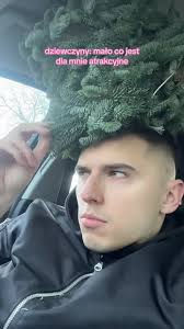 Stylowe włosy: jak dbać o nie latem?