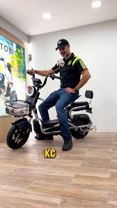 Motobici KC ideal para la ciudad 😎🚀 #motobike #micromobility  #movilidadelectrica #honeywhale #cdmx